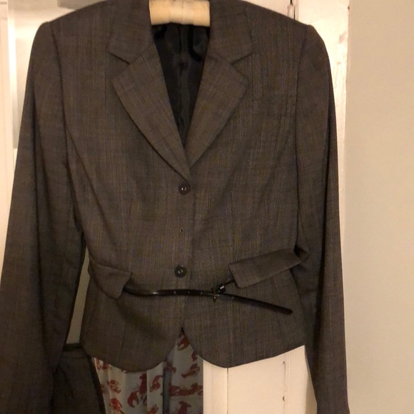 Suit - Picture 2 of 7